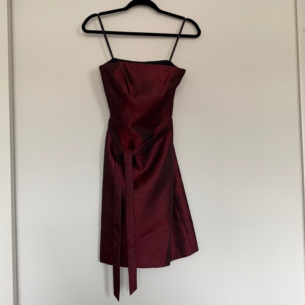 Petite strapless dress with belt